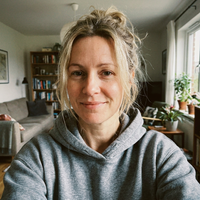 Sarah M. (42)